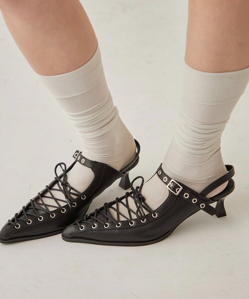 WHO'S WHO gallery(フーズフーギャラリー)の「レースアップアイレットミュール(パンプス・レディース・レッド/シルバー/ブラック・MEDIUM/LARGE/X-LARGE)」の5枚目の写真