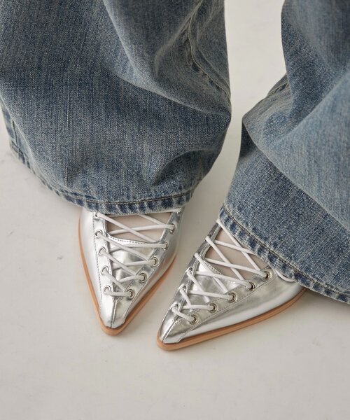 WHO'S WHO gallery(フーズフーギャラリー)の「レースアップアイレットミュール(パンプス・レディース・レッド/シルバー/ブラック・MEDIUM/LARGE/X-LARGE)」の7枚目の写真