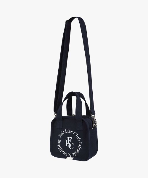 FAIRLIAR CLUB(フェアライアークラブ)の「FLC Lifestyle Crossbody Bag_NAVY(メッセンジャーバッグ・レディース・ネイビー・FREE)」の1枚目の写真