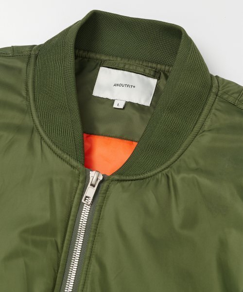 AOTT（アンアウトピット）の「ユニセックスオーバーサイズMA-1カーキ（VER - 2）（ブルゾン・レディース・カーキ・S/M/L）」の5枚目の写真