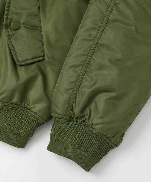 AOTT（アンアウトピット）の「ユニセックスオーバーサイズMA-1カーキ（VER - 2）（ブルゾン・レディース・カーキ・S/M/L）」の9枚目の写真