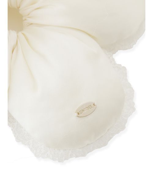 SNIDEL（スナイデル）の「フラワーシュシュ（シュシュ・レディース・アイボリー/ドット/ネイビー・F）」の10枚目の写真