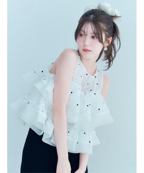 SNIDEL（スナイデル）の「フラワーシュシュ（シュシュ・レディース・アイボリー/ドット/ネイビー・F）」の6枚目の写真