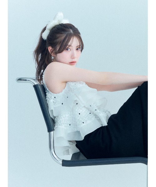 SNIDEL（スナイデル）の「フラワーシュシュ（シュシュ・レディース・アイボリー/ドット/ネイビー・F）」の7枚目の写真