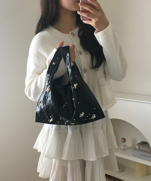 crossi(クロッシー)の「パールデザイン フェイクレザーハンドバッグ(ハンドバッグ・レディース・ブラック・F)」の3枚目の写真