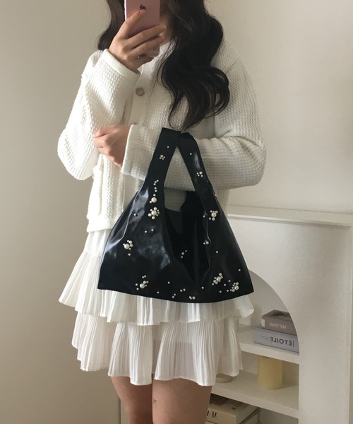 crossi(クロッシー)の「パールデザイン フェイクレザーハンドバッグ(ハンドバッグ・レディース・ブラック・F)」の4枚目の写真