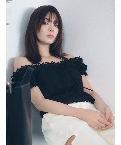 FRAY I.D（フレイアイディー）の「2wayフリルレースブラウス（シャツ/ブラウス・レディース・ブラック/ホワイト・F）」の2枚目の写真