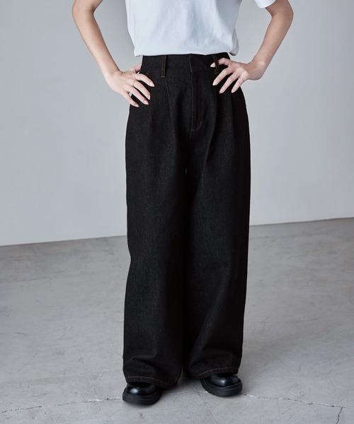 etoll.（エトル）の「ロウデニムウエストタックワイドパンツ（デニムパンツ・レディース・ブルー/ブラック・L/M/S）」の8枚目の写真