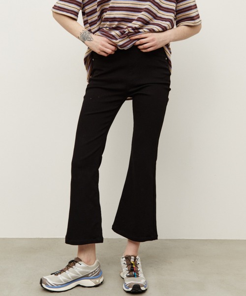 Auntie Rosa Holiday（アンティローザホリデー）の「ストレッチフレアイージーパンツ（その他パンツ・レディース・ブラック・SMALL/MEDIUM）」の2枚目の写真