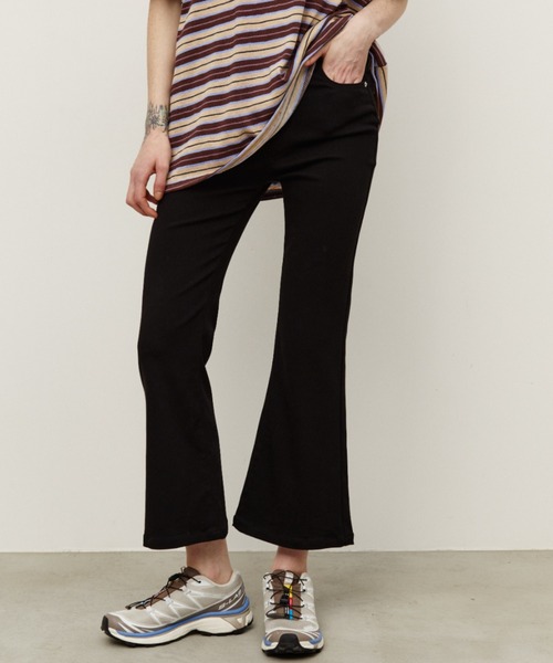 Auntie Rosa Holiday（アンティローザホリデー）の「ストレッチフレアイージーパンツ（その他パンツ・レディース・ブラック・SMALL/MEDIUM）」の3枚目の写真