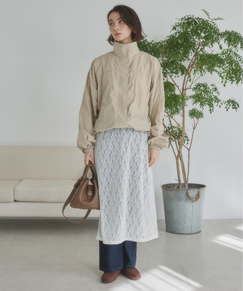 ANGIE（アンジー）の「スタンドカラーナイロンブルゾン（ブルゾン・レディース・アイボリー/ブラック/ベージュ・FREE）」の9枚目の写真