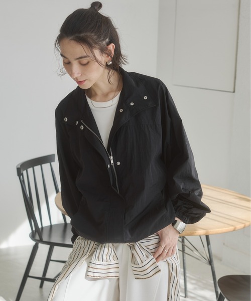 ANGIE（アンジー）の「スタンドカラーナイロンブルゾン（ブルゾン・レディース・アイボリー/ブラック/ベージュ・FREE）」の20枚目の写真