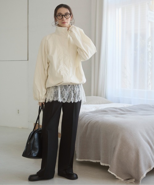 ANGIE（アンジー）の「スタンドカラーナイロンブルゾン（ブルゾン・レディース・アイボリー/ブラック/ベージュ・FREE）」の5枚目の写真