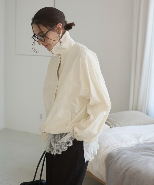 ANGIE（アンジー）の「スタンドカラーナイロンブルゾン（ブルゾン・レディース・アイボリー/ブラック/ベージュ・FREE）」の10枚目の写真