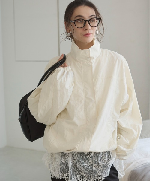 ANGIE（アンジー）の「スタンドカラーナイロンブルゾン（ブルゾン・レディース・アイボリー/ブラック/ベージュ・FREE）」の12枚目の写真
