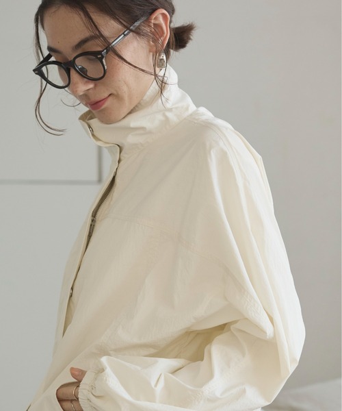 ANGIE（アンジー）の「スタンドカラーナイロンブルゾン（ブルゾン・レディース・アイボリー/ブラック/ベージュ・FREE）」の14枚目の写真