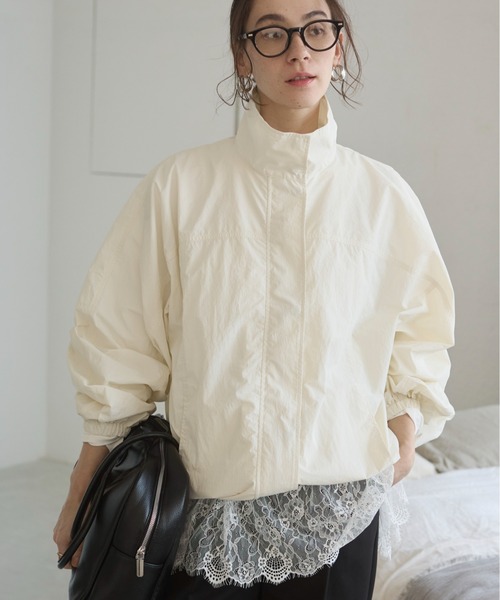 ANGIE（アンジー）の「スタンドカラーナイロンブルゾン（ブルゾン・レディース・アイボリー/ブラック/ベージュ・FREE）」の15枚目の写真