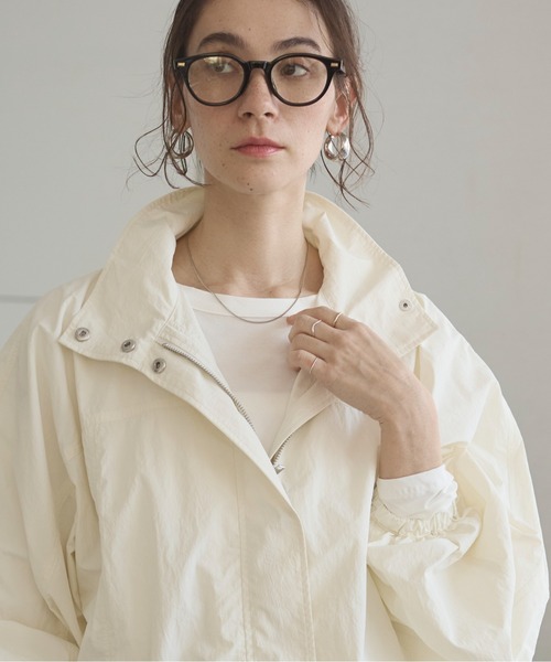 ANGIE（アンジー）の「スタンドカラーナイロンブルゾン（ブルゾン・レディース・アイボリー/ブラック/ベージュ・FREE）」の17枚目の写真