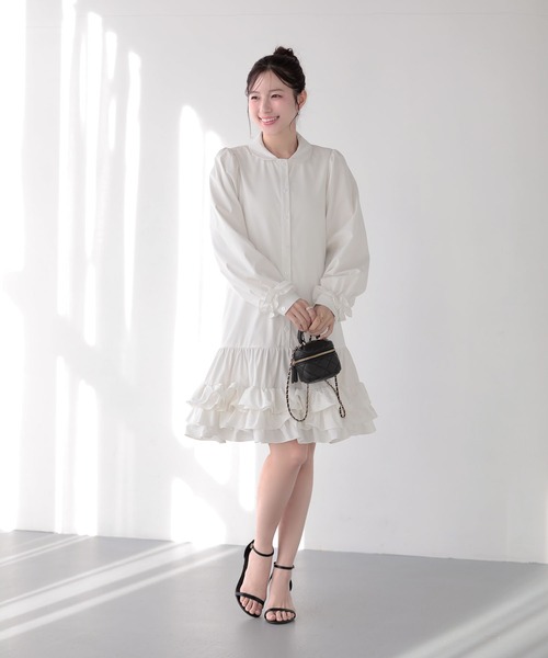 Fit more(フィットモア)の「裾ダブルフリルシャツワンピース(シャツワンピース・レディース・ピンク/ホワイト/ブルー・LONG/SHORT)」の4枚目の写真