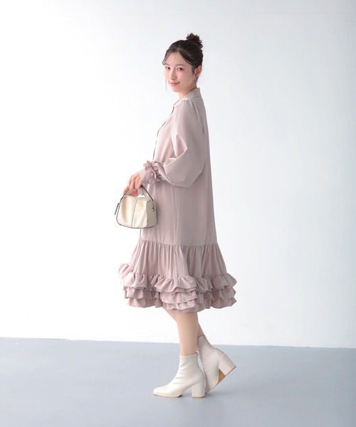 Fit more(フィットモア)の「裾ダブルフリルシャツワンピース(シャツワンピース・レディース・ピンク/ホワイト/ブルー・LONG/SHORT)」の13枚目の写真