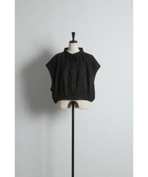 ARVELLIA(アルベリア)の「TUCKED SHORT VEST(シャツ/ブラウス・レディース・ベージュ/ブラック・M)」の15枚目の写真