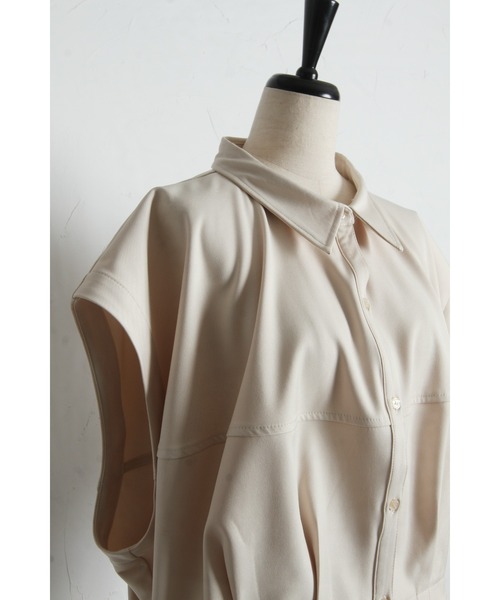 ARVELLIA(アルベリア)の「TUCKED SHORT VEST(シャツ/ブラウス・レディース・ベージュ/ブラック・M)」の21枚目の写真