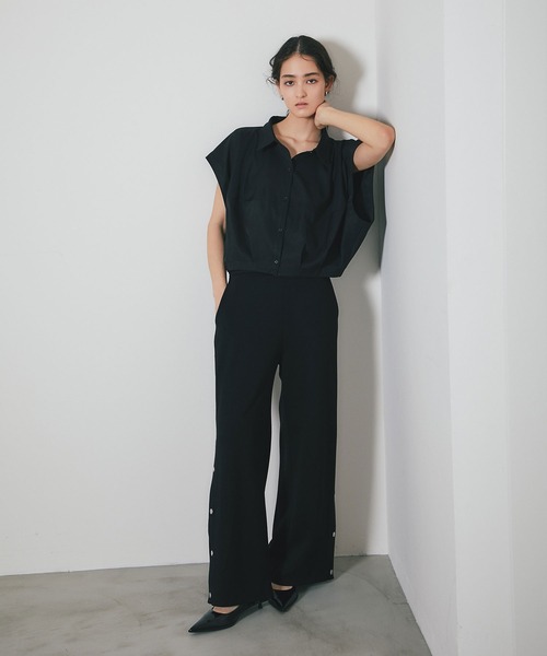 ARVELLIA(アルベリア)の「TUCKED SHORT VEST(シャツ/ブラウス・レディース・ベージュ/ブラック・M)」の5枚目の写真