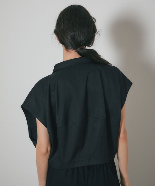 ARVELLIA(アルベリア)の「TUCKED SHORT VEST(シャツ/ブラウス・レディース・ベージュ/ブラック・M)」の11枚目の写真