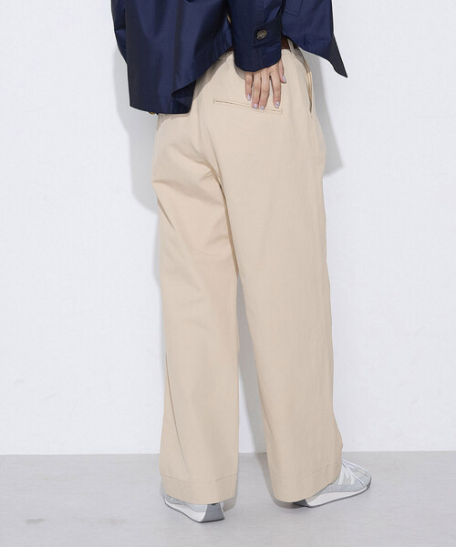COMME CA Wardrobe(コムサワードローブ)の「ヴィスコットンチノ二ドム チノパンツ(チノパンツ・レディース・カーキ/ベージュ/ネイビー・11号/9号/7号)」の17枚目の写真