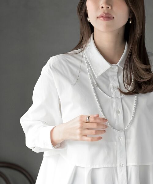 rps(アールピーエス)の「裾レイヤーブラウス(シャツ/ブラウス・レディース・チャコールグレー/ブラック/オフホワイト・フリー)」の4枚目の写真