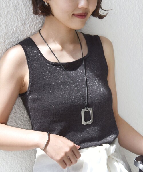 SHIPS（シップス）の「〈手洗い可能〉ラメ 2WAY ノースリーブ プルオーバー（タンクトップ・レディース・ブラック/ベージュ系/ホワイト/ブラウン/ダークグレー・ONE SIZE）」の3枚目の写真