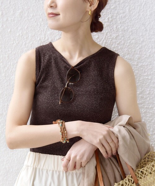 SHIPS（シップス）の「〈手洗い可能〉ラメ 2WAY ノースリーブ プルオーバー（タンクトップ・レディース・ブラック/ベージュ系/ホワイト/ブラウン/ダークグレー・ONE SIZE）」の15枚目の写真