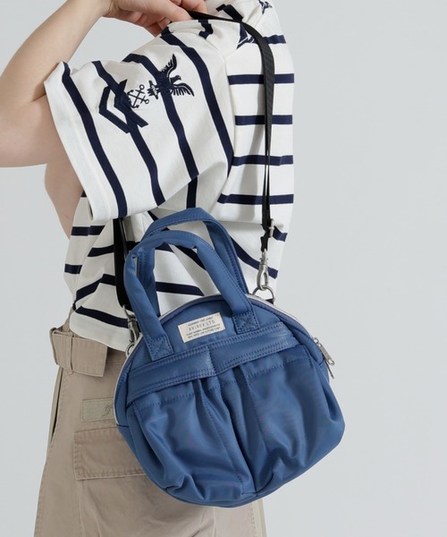 AVIREX（アヴィレックス）の「《直営店限定》CIRCLE NYLON BAG（ショルダーバッグ・レディース・オリーブ/ブラック/ブルー/ライトピンク・F）」の4枚目の写真