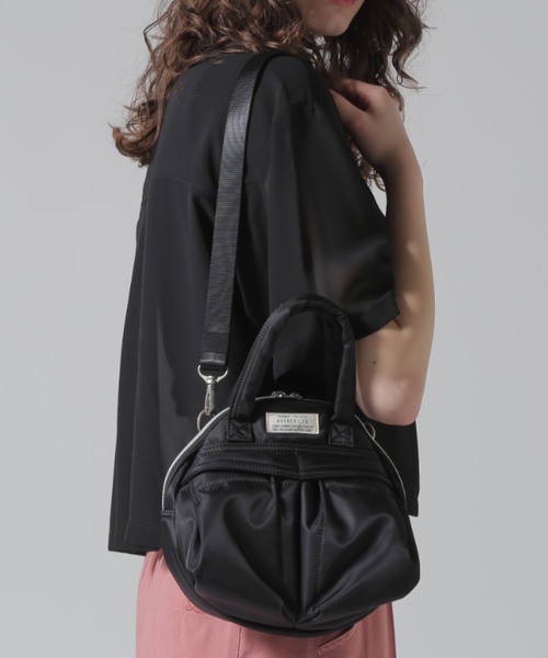 AVIREX（アヴィレックス）の「《直営店限定》CIRCLE NYLON BAG（ショルダーバッグ・レディース・オリーブ/ブラック/ブルー/ライトピンク・F）」の5枚目の写真