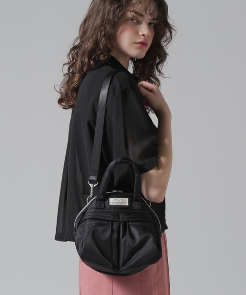 AVIREX（アヴィレックス）の「《直営店限定》CIRCLE NYLON BAG（ショルダーバッグ・レディース・オリーブ/ブラック/ブルー/ライトピンク・F）」の6枚目の写真