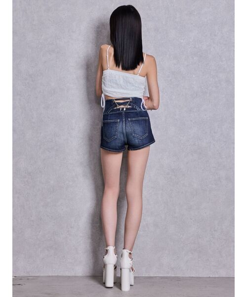 GYDA（ジェイダ）の「ハイウエストボタンBACKカーブクロスGYDA chainデニムショートパンツ（デニムパンツ・レディース・インディゴブルー/ライトブルー・MEDIUM/SMALL/X-SMALL）」の9枚目の写真