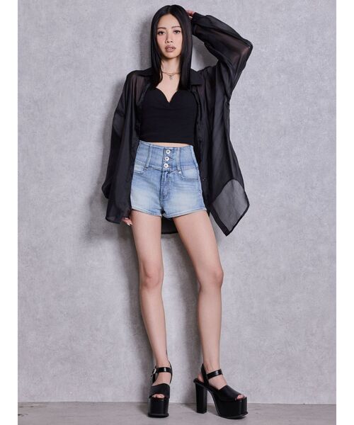 GYDA（ジェイダ）の「ハイウエストボタンBACKカーブクロスGYDA chainデニムショートパンツ（デニムパンツ・レディース・インディゴブルー/ライトブルー・MEDIUM/SMALL/X-SMALL）」の15枚目の写真