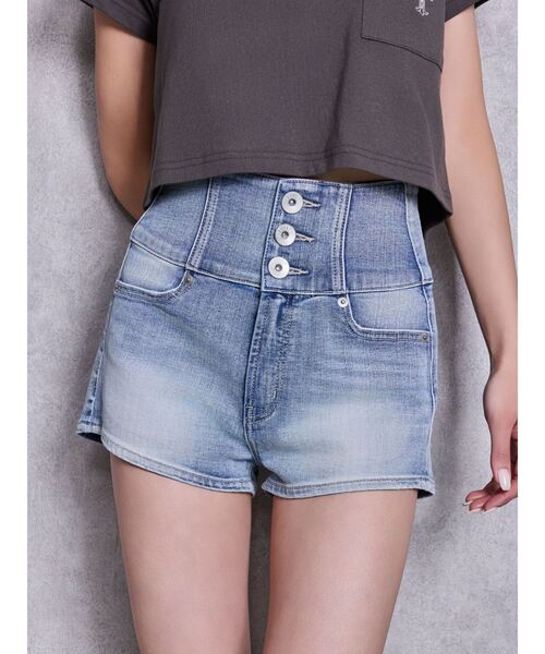 GYDA（ジェイダ）の「ハイウエストボタンBACKカーブクロスGYDA chainデニムショートパンツ（デニムパンツ・レディース・インディゴブルー/ライトブルー・MEDIUM/SMALL/X-SMALL）」の18枚目の写真
