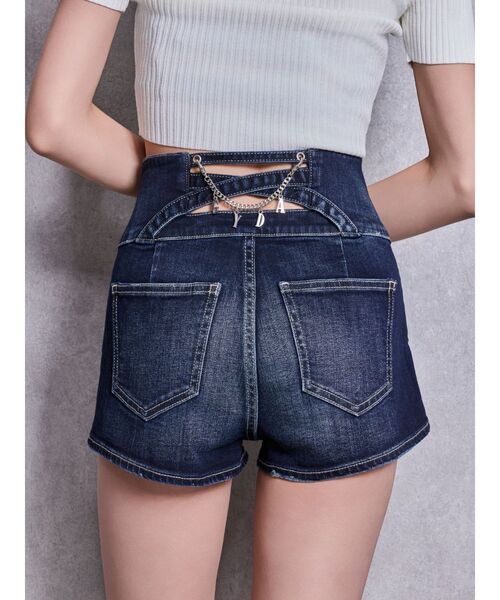 GYDA（ジェイダ）の「ハイウエストボタンBACKカーブクロスGYDA chainデニムショートパンツ（デニムパンツ・レディース・インディゴブルー/ライトブルー・MEDIUM/SMALL/X-SMALL）」の22枚目の写真
