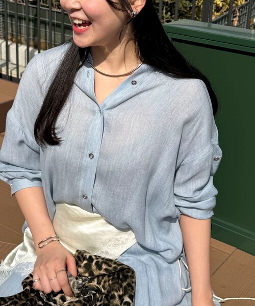 MICO COULIER（ミコクリエ）の「シアーデニムバンドカラーシャツ（シャツ/ブラウス・レディース・ネイビー/サックスブルー・38）」の14枚目の写真