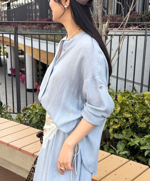 MICO COULIER（ミコクリエ）の「シアーデニムバンドカラーシャツ（シャツ/ブラウス・レディース・ネイビー/サックスブルー・38）」の16枚目の写真