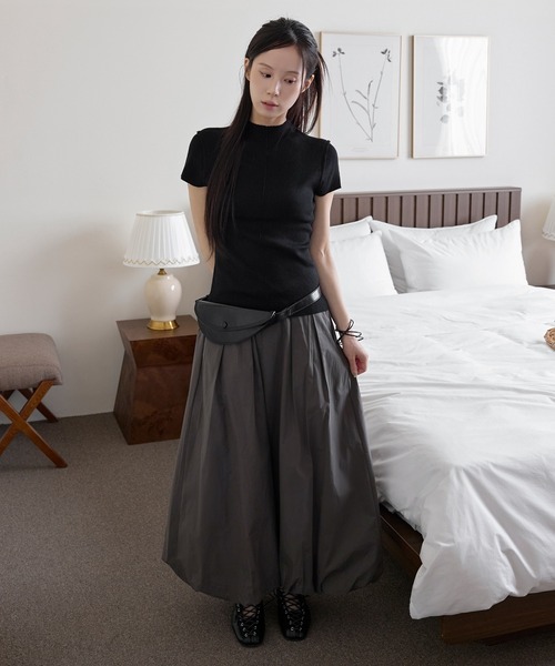 UNE MANSION(ユヌマンション)の「ハーフネックセンターラインバックシェルボタン半袖ニット(Tシャツ/カットソー・レディース・ブラウン/アイボリー/ブラック/グレー・FREE)」の6枚目の写真