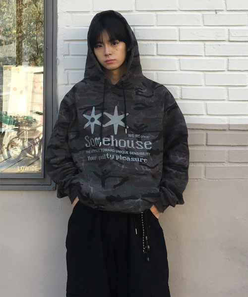 SOMEPLACE MAN（サムプレイス・マン）の「スターフィッシュカモコットングラフィックオーバーサイズ長袖フードティーシャツ[チャコール]（パーカー・メンズ・チャコール・FREE）」の6枚目の写真