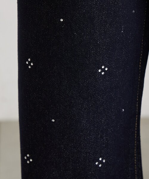 mystic（ミスティック）の「ラインストーンデニム（デニムパンツ・レディース・ネイビー/ブルー・1/2）」の4枚目の写真