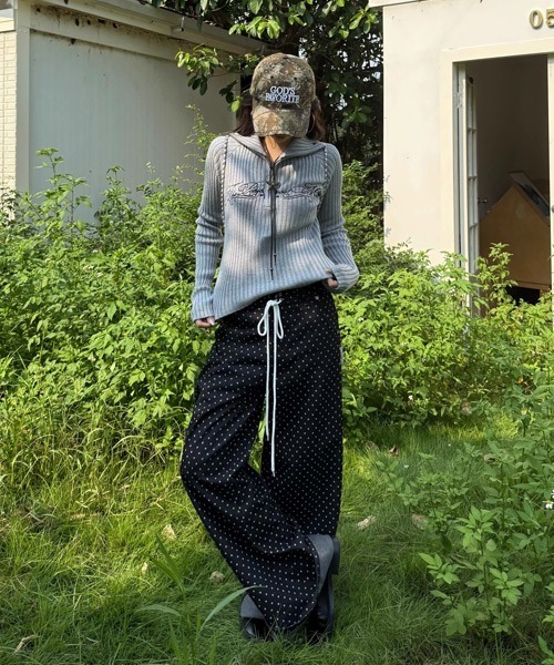 Ressaca(レサーカ)の「ドット柄ワイドデニムパンツ(デニムパンツ・レディース・ブラック・L/M)」の2枚目の写真
