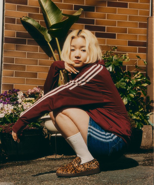 adidas(アディダス)の「ハンドボール スペツィアル ローファー / HANDBALL SPEZIAL LOAFER / アディダスオリジナルス adidas Originals ローファースニーカー(スニーカー・レディース・ベージュ・22.5cm/23.0cm/23.5cm/24.0cm/24.5cm/25.0cm/25.5cm/26.0cm/26.5cm/27.0cm/27.5cm/28.0cm/28.5cm/29.5cm/30.0cm/29.0cm/22.0cm)」の14枚目の写真