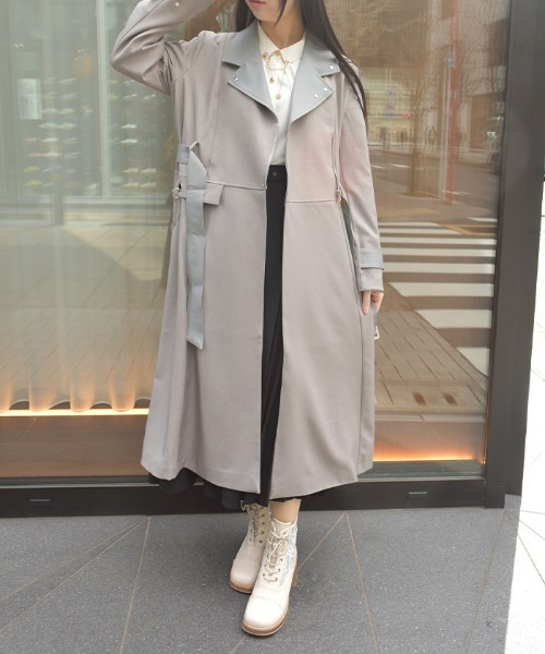 axes femme（アクシーズファム）の「チェーン付バイカラーコート