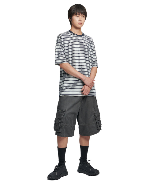 NOMANUAL(NOMANUAL)の「OFFBEAT STRIPE T-SHIRT - BLACK(Tシャツ/カットソー・レディース・その他・SMALL/MEDIUM/LARGE/X-LARGE)」の3枚目の写真