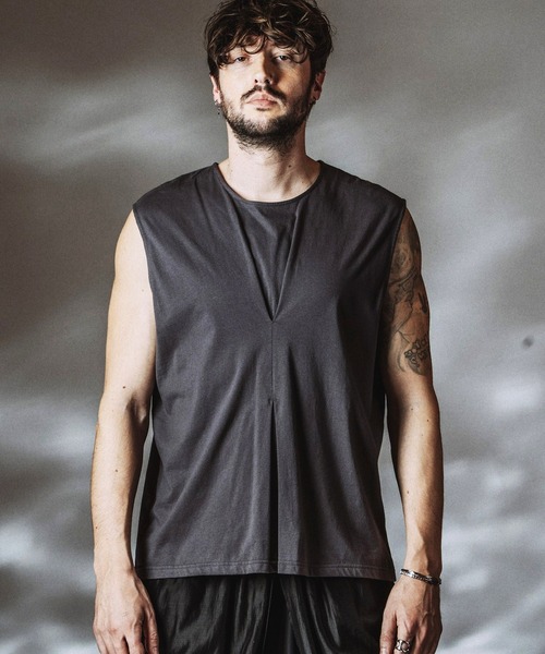 NO ID.(ノーアイディ)の「【NO ID.】Center Tuck Sleeveless Pullover / センタータックスリーブレスプルオーバー(Tシャツ/カットソー・メンズ・グレー/ホワイト/ブラック・ONE SIZE)」の8枚目の写真
