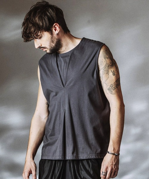 NO ID.(ノーアイディ)の「【NO ID.】Center Tuck Sleeveless Pullover / センタータックスリーブレスプルオーバー(Tシャツ/カットソー・メンズ・グレー/ホワイト/ブラック・ONE SIZE)」の10枚目の写真
